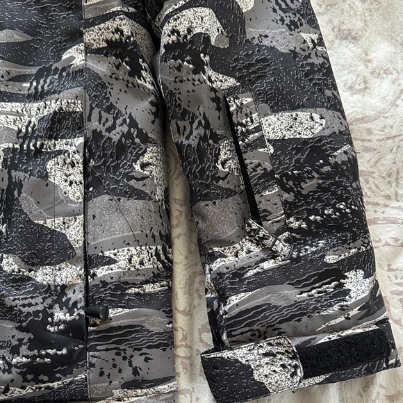 Quicksilver ski jacket - Picture 3 of 5